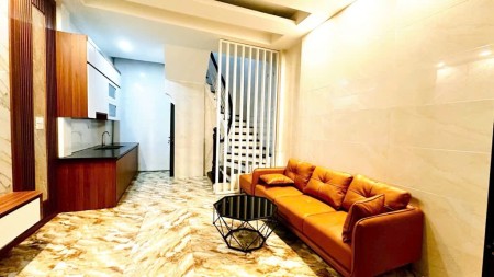 Bán nhà phố Hào Nam, nội thất xịn xò, ngõ rộng thoáng, 6 tầng, giá 7 tỷ