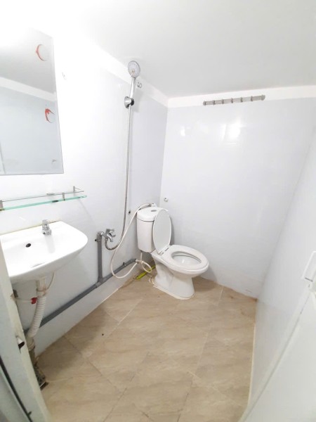 Cho thuê phòng trọ quận Tân Phú có gác máy lạnh kệ bếp wc trong phòng để xe miễn phí