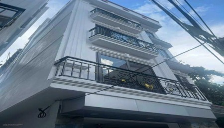Bán gấp nhà phố Bồ Đề, Long Biên, 5 tầng 38M2