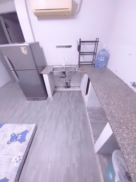 PHÒNG TRỌ TẦNG TRỆT RỘNG 25M2 GẦN SÂN BAY & CHỢ PHẠM VĂN BẠCH FULL NỘI THẤT