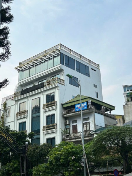 Chính chủ cho thuê văn phòng 120m2 cạnh Royal City tại đường Nguyễn Trãi, Thanh Xuân, HN (có video)