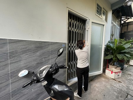 Phòng trọ đường 3/2, p11, Q10: giá 3,2tr/th, 12m2, wc riêng, sẵn bếp