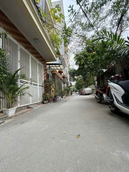 Bán nhà La Thành, trung tâm, giá tốt, 26/40M2, 1.85 tỷ