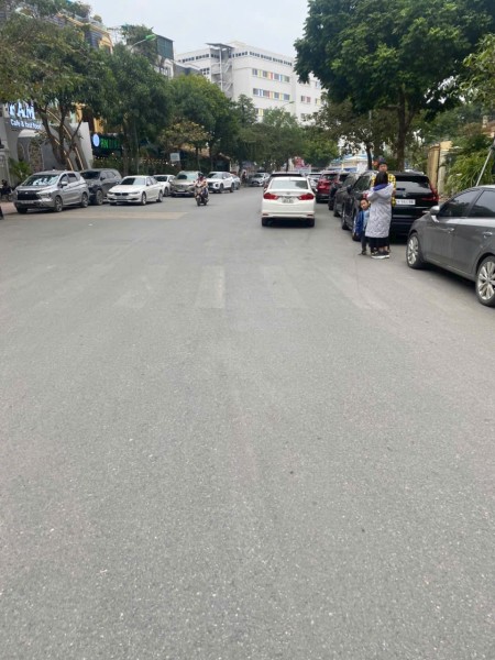 Bán nhà Kim Mã, view hồ thủ lệ, tiện ích ngập tràn, 51m2, nhỉnh 5 tỷ