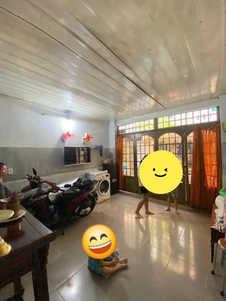Bán nhà Lạc Long Quân, Tân Bình, 2 mặt tiền hẻm, xe hơi đỗ cửa. DT 58m², 2 tầng, giá 5,5 tỷ.