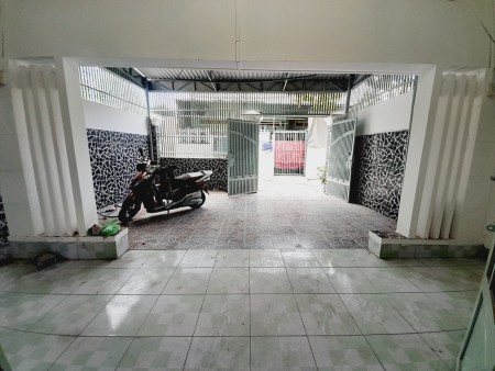 Vhủ gấp bán nhà để định cư nước ngoài, nhà ngay Hiệp Bình Chánh, Thủ Đức, 90m2. Giá 5 tỷ 5