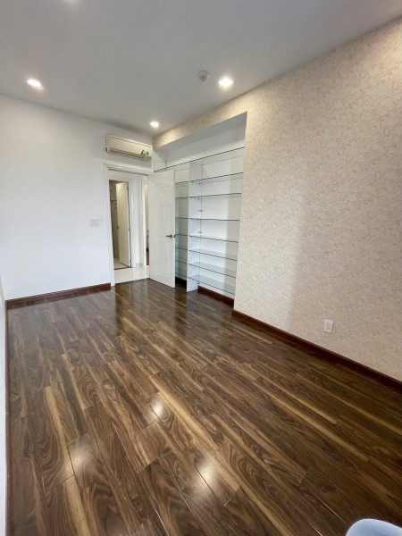 Cho thuê căn hộ 3pn2wc full nội thất chung cư Richstar quận Tân Phú