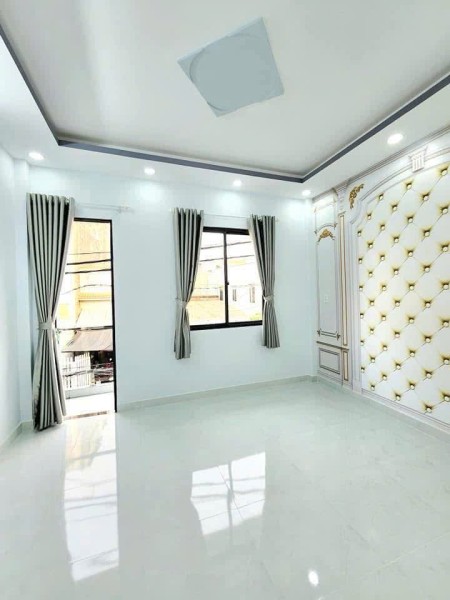Nhỉnh 3 tỷ - Giáp Q6 - DTSD 54M2 - Hẻm 8M 