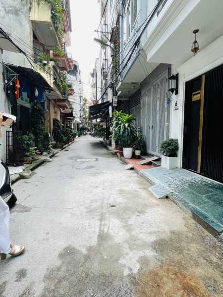 Đầu tư an toàn, 6 tầng thang máy, 2 thoáng, phân lô ôt tránh Cầu Giấy, dòng tiền hơn 800 triệu/
