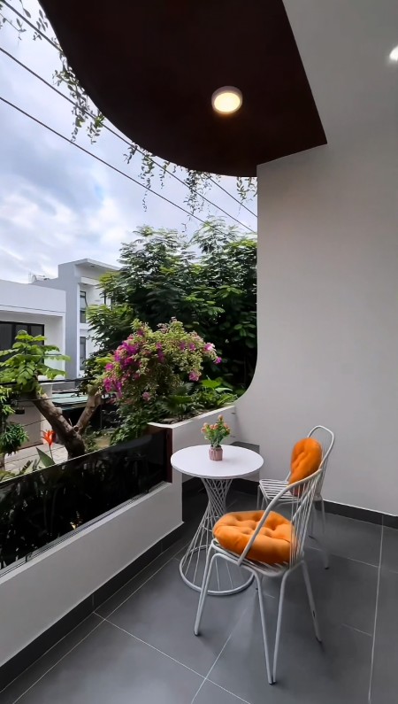 Chính chủ cần bán nhà ngang chợ Bình, 1 trệt 2 lầu, 980tr
