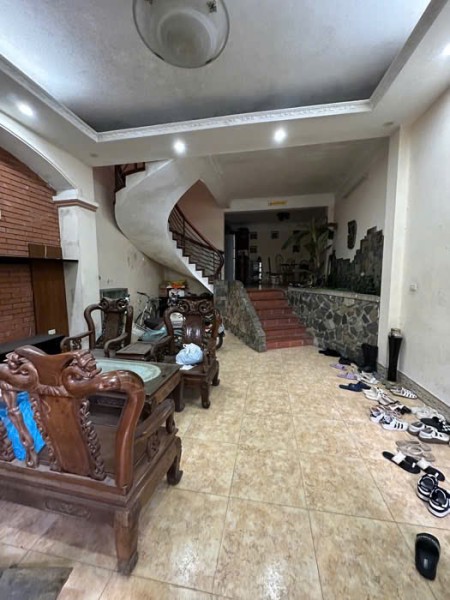 Nhà Hoàng Mai, ngõ thông, gần ô tô, tiện ích vô vàn