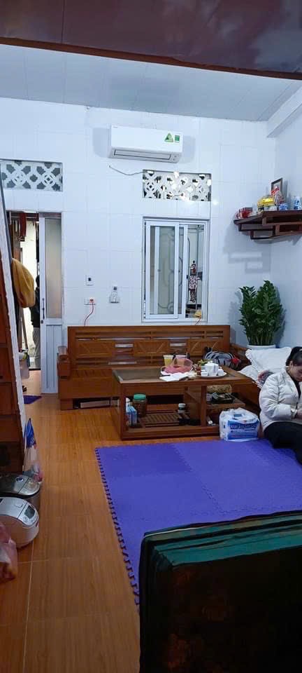 Nhà Hoàng Mai - 7 chỗ đỗ cửa, mặt tiền rộng, giá cực mềm. Đăng tin khách gọi cháy máy