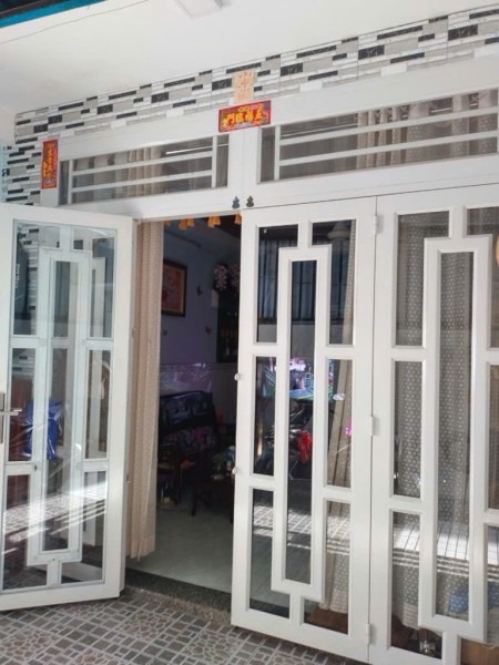 Nhà nhỏ xinh, còn mới, vào ở được ngay - hẻm xe tải, giáp Q5 - giá chỉ 3.8 tỷ nhỉnh xíu thôi ạ
