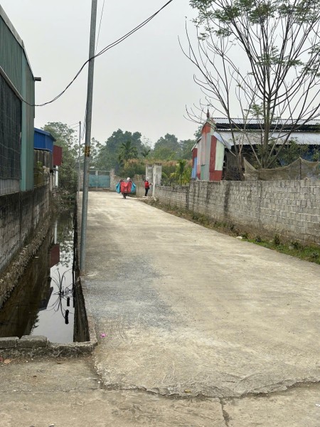 Bên em mở bán 2 lô tại hợp thanh Mỹ Đức F0, hiện chuẩn bị làm mặt bằng.