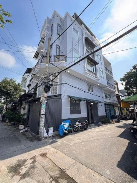 Bán gấp nhà 2 mặt tiền, đường nhựa 8m, mới nhất năm 2025