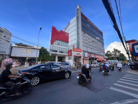 Nhà 1 trệt 2 lầu mặt tiền Võ Văn Ngân, Bình Thọ Thủ Đức, 32tỷ/240m2.