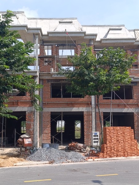 Nhà phố gần trung tâm thành phố mới Bình Dương giá rẻ