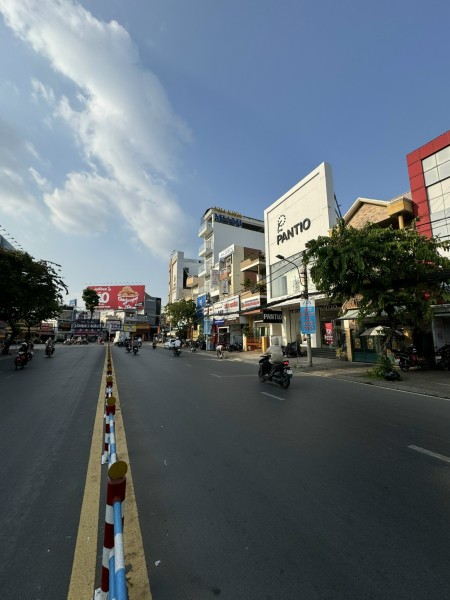Cho thuê nhà mặt tiền đường Lý Tự Trọng, trung tâm tp Cần Thơ