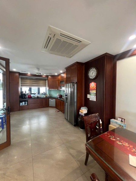 Ngọc Lâm - 10 tỷ - 45M2 - 5 Tầng, nhà mới đẹp ô tô cất trong nhà