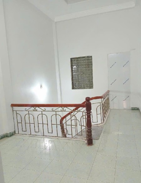 Bán nhà Nguyễn Sơn 8 tỷ, ô tô 16 chỗ gần cụm chung cư Berriver