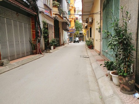 Bán nhà Hồng Tiến Ngọc Lâm 7 tỷ ô tô, trường học, siêu thị, chung cư, ngân hàng sát nhà