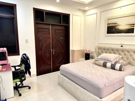 Chủ cần bán gấp DT 70m2, hai tầng mới xây.