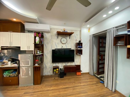 Cần cho thuê Chung cư HUD Linh Đàm 50m2, 2 ngủ giá 7tr (tủ bếp, giường tủ, nóng lạnh, ĐH)
