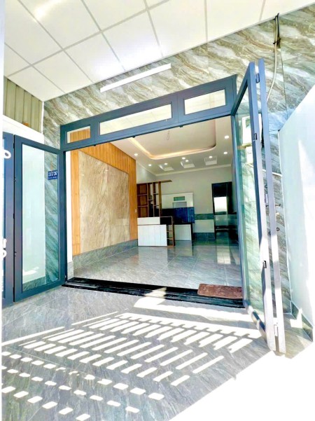 Bán nhà ra sổ riêng Q12 dt hơn 60m2 gần bến xe buýt