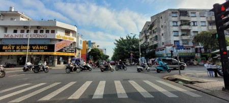 Mặt tiền Tân Sơn Nhì, Tân Phú. DT 22MX33.5M. Đúc 3.5 tấm. Giá 150 tỷ