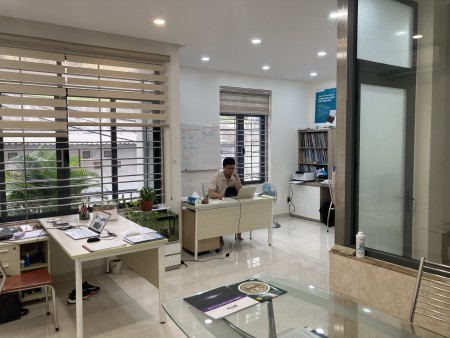 Cho Thuê Nguyên Căn Nhà Đẹp, Mới Xây, Tại Hẻm 4 Phạm Cự Lượng, Phường 2, quận Tân Bình