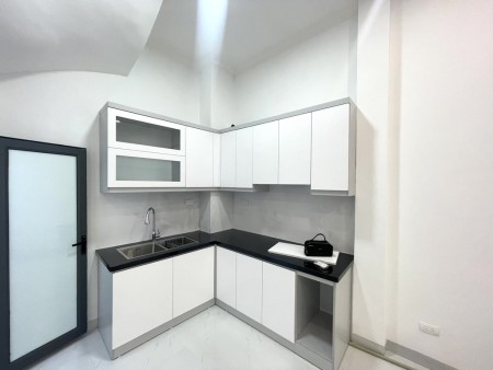 Lĩnh Nam - Chốt là liền tay trao ngay sổ hồng - 30M Oto đỗ - Diện tích 29M2 - 4.4 tỷ