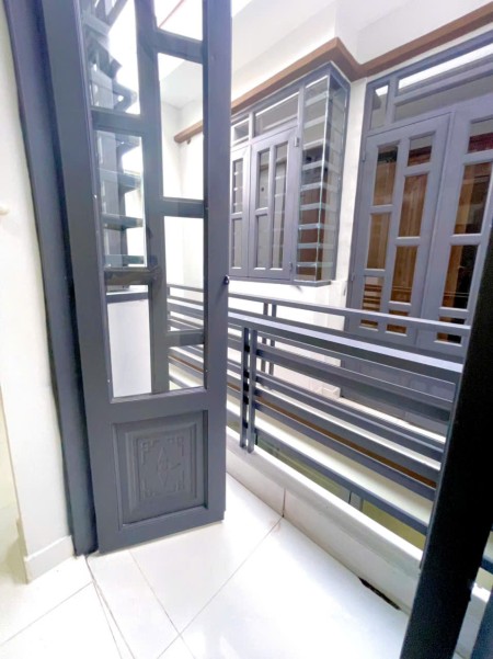 Bán nhà 2pn đối diện Bệnh viện Q12