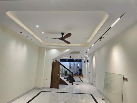 Nhà đẹp ngỡ ngàng tại Quang trung, HĐ, DT 52 M2, mặt tiền 5,7 M, giá 6.85 tỷ