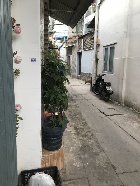 Bán nhà: 5/44 Bình trị đông, BTĐ A, Bình tân.Hẻm 4mDt : 3 x 10 (1 trệt, 3 lầu)SHRGiá: 3.950 tỷ