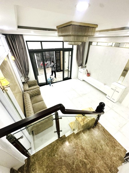 Bán nhà quận 6 - Hẻm xe hơi thông thoáng - BTCT ngang hiếm 5.3m - 8.4 T
