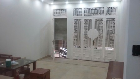 Bán nhà 5 tầng 2 mặt thoáng, vị trí đẹp gần mặt đường Nguyễn Trãi. 54m2