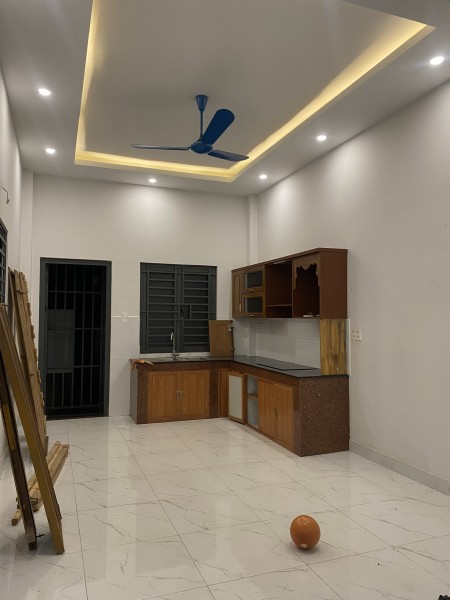 Cho Thuê Nhà Nguyên Căn 3 Tấm – Đường Gò Cát, TP Thủ Đức – Xe Hơi Tránh Nhau