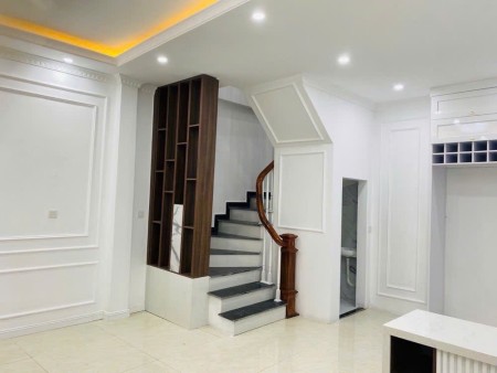 Bán nhà ngõ Lạc Long Quân Tây Hồ Hà Nội