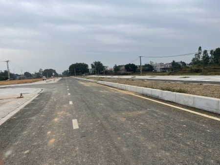 Chính chủ bán lô đất làn 2 khu đấu giá quảng trường Vạn Xuân – Kinh doanh đỉnh!
