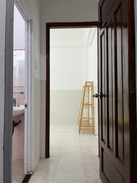 Chính chủ cho thuê phòng đường D2. Giá 4,3tr