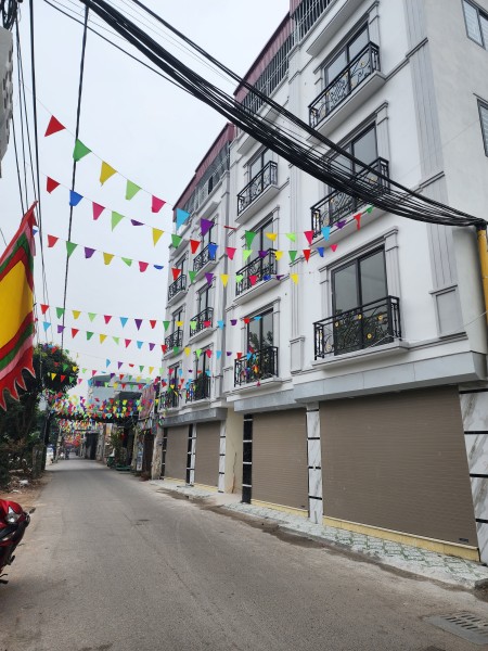 Nhà Yên Nghĩa ngõ thông oto chạy vào ở ngay