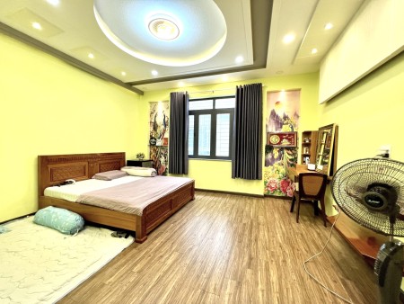 Bán nhà mặt tiền quận Bình Tân - Khu tên lửa View công viên cực hiếm - 16.2 T