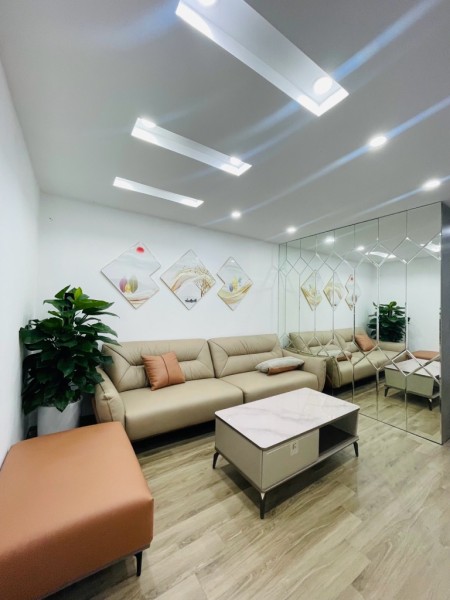 Bán nhà căn hộ tập thể Thanh Xuân - Vị trí đẹp - Ô tô đỗ cổng