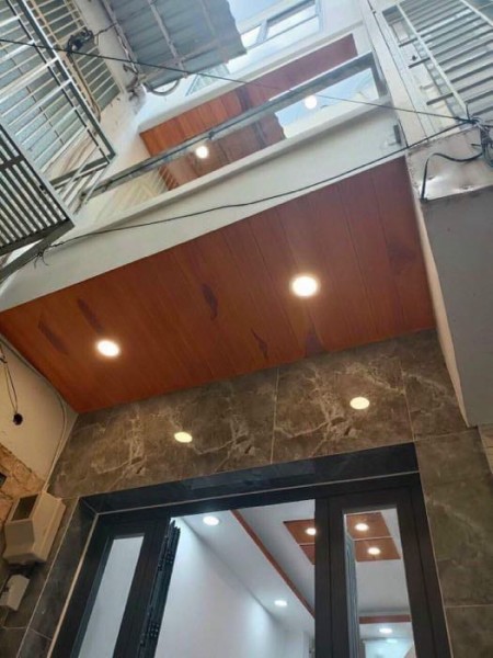 Bán nhà quận 4 gần Khánh Hội, 3 lầu, 13M2, nhỉnh 2 tỷ