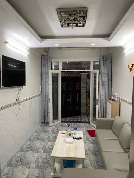 Bán nhà quận 4, gần Tôn Thất Thuyết, 5 lầu, 21M2, nhỉnh 5 tỷ