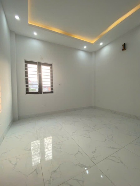 Bán nhà Liên Mạc 36.8M2, view sông Hồng, sổ đỏ sẵn, 5.86 tỷ