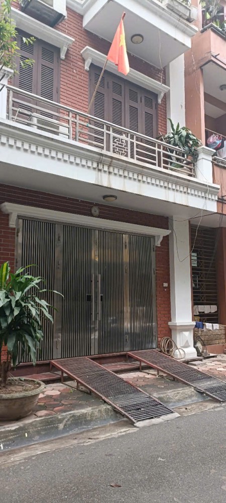 Văn Quán phân lô - Vỉa hè - Ô tô tránh, chạy vòng quanh - Ở, hoặc kinh doanh văn phòng