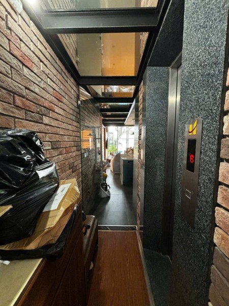 Bán nhà 50m, 14 tỷ, 9 tầng, thang máy, bể bơi, 2 thoáng, Đội Cấn Ba Đình