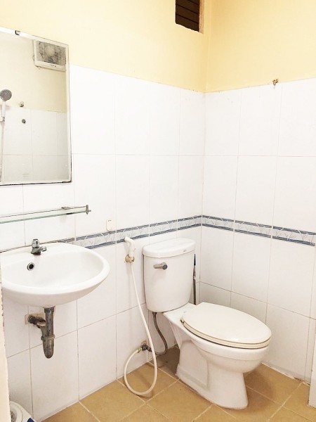 Chung cư Phan Xích Long, P2, Phú Nhuận: 75m2 - 2p ngủ, 10tr/th
