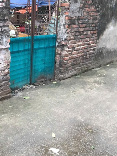 Cần bán mảnh đất 55 M2 tại phố Bắc Cầu, giá 4.2 tỷ, ngõ ô tô vào